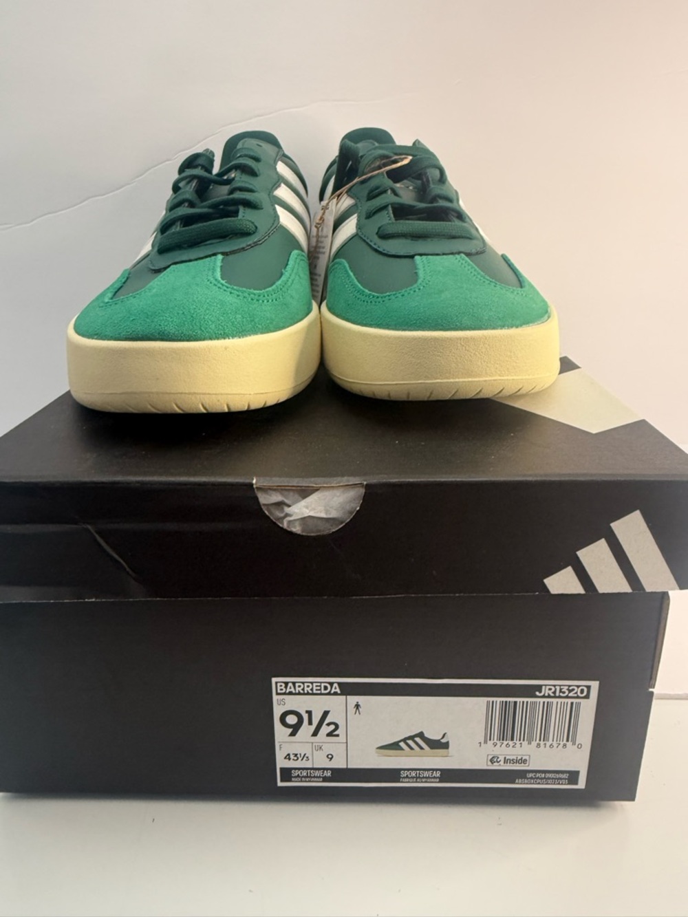 Men’s adidas Barreda j1320 lifestyle collegiate green core white shoes. NWB - Picture 6 of 8